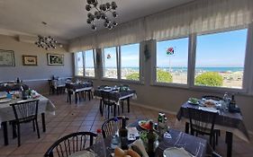 Hotel Vistamare Viserba  2*
