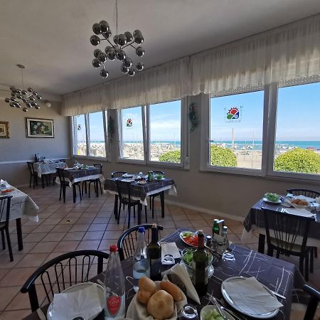 Hotel Vistamare Viserba Rimini Exteriör bild