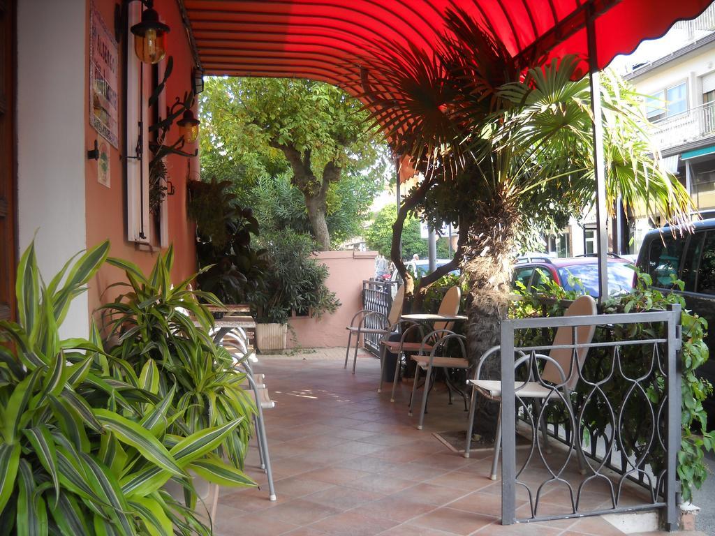 Hotel Vistamare Viserba Rimini Exteriör bild