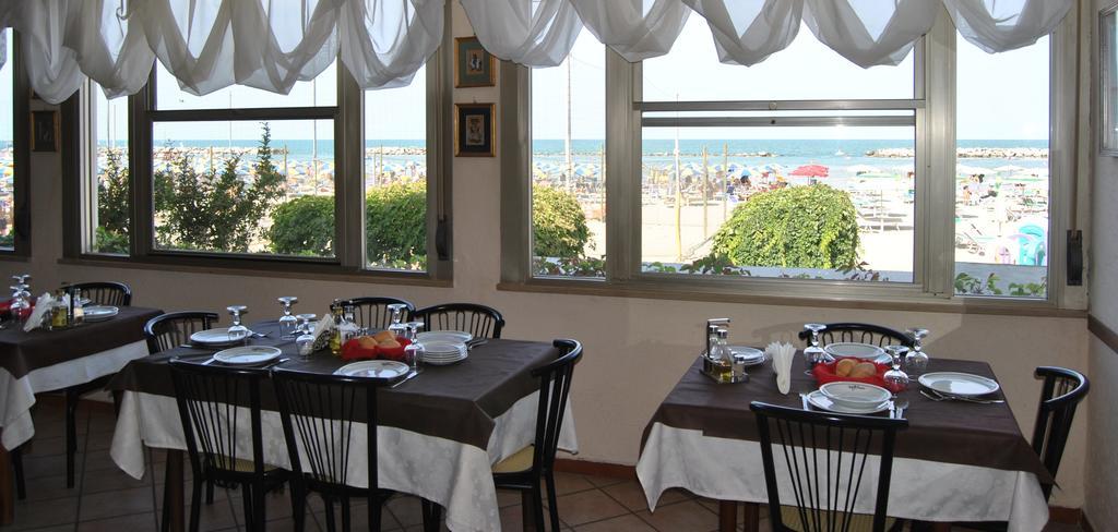 Hotel Vistamare Viserba Rimini Exteriör bild