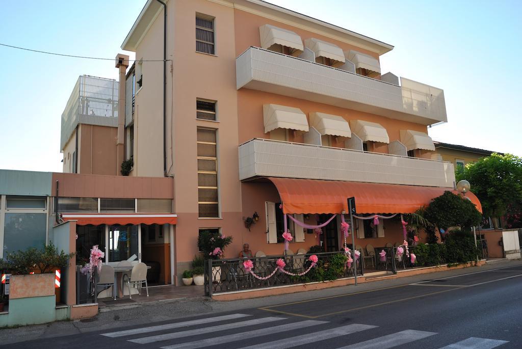 Hotel Vistamare Viserba Rimini Exteriör bild