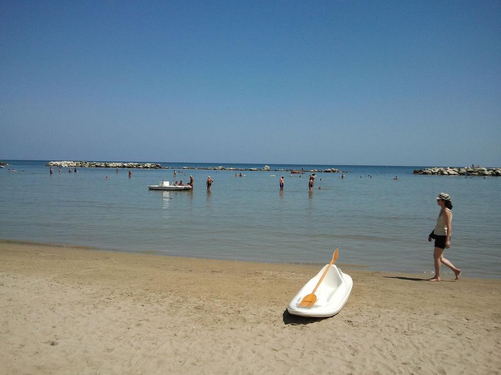 Hotel Vistamare Viserba Rimini Exteriör bild