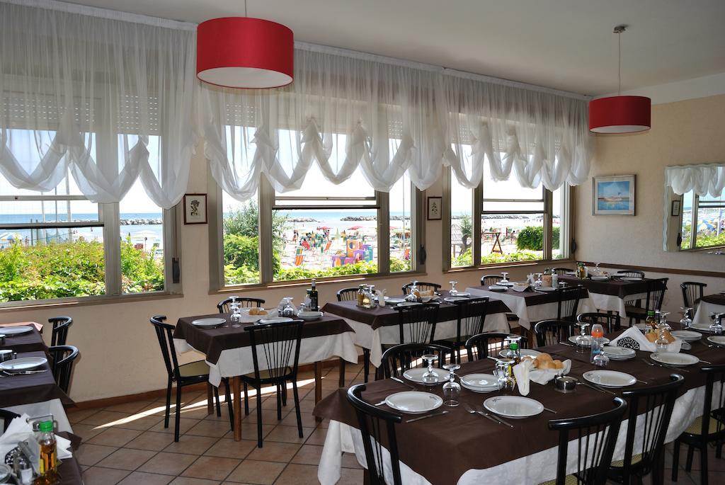 Hotel Vistamare Viserba Rimini Exteriör bild