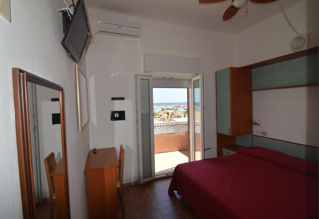 Hotel Vistamare Viserba Rimini Exteriör bild