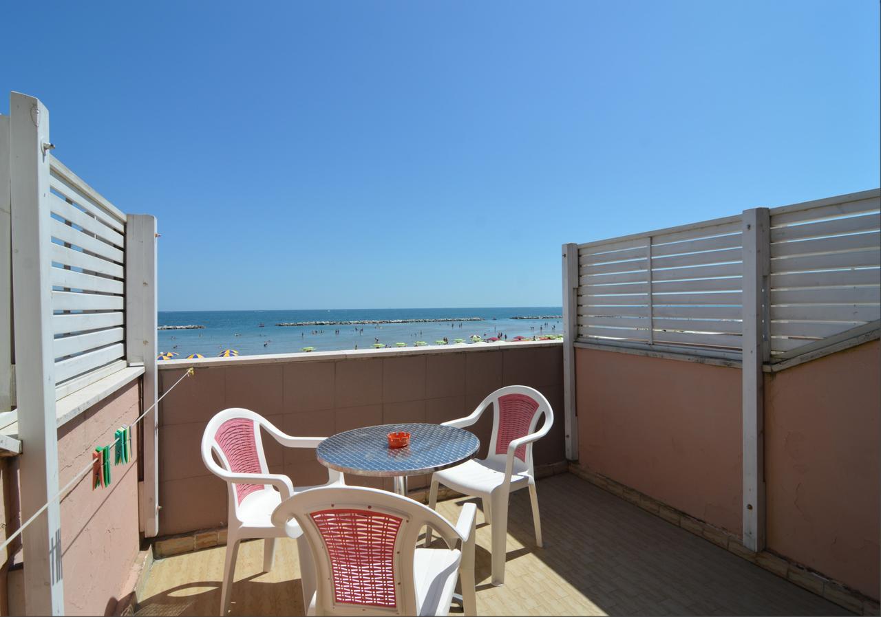 Hotel Vistamare Viserba Rimini Exteriör bild